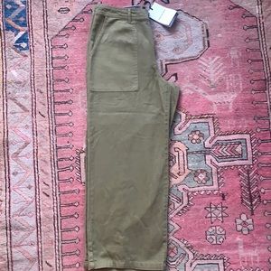 Who What Wear. wide leg green cropped jeans Sz.6